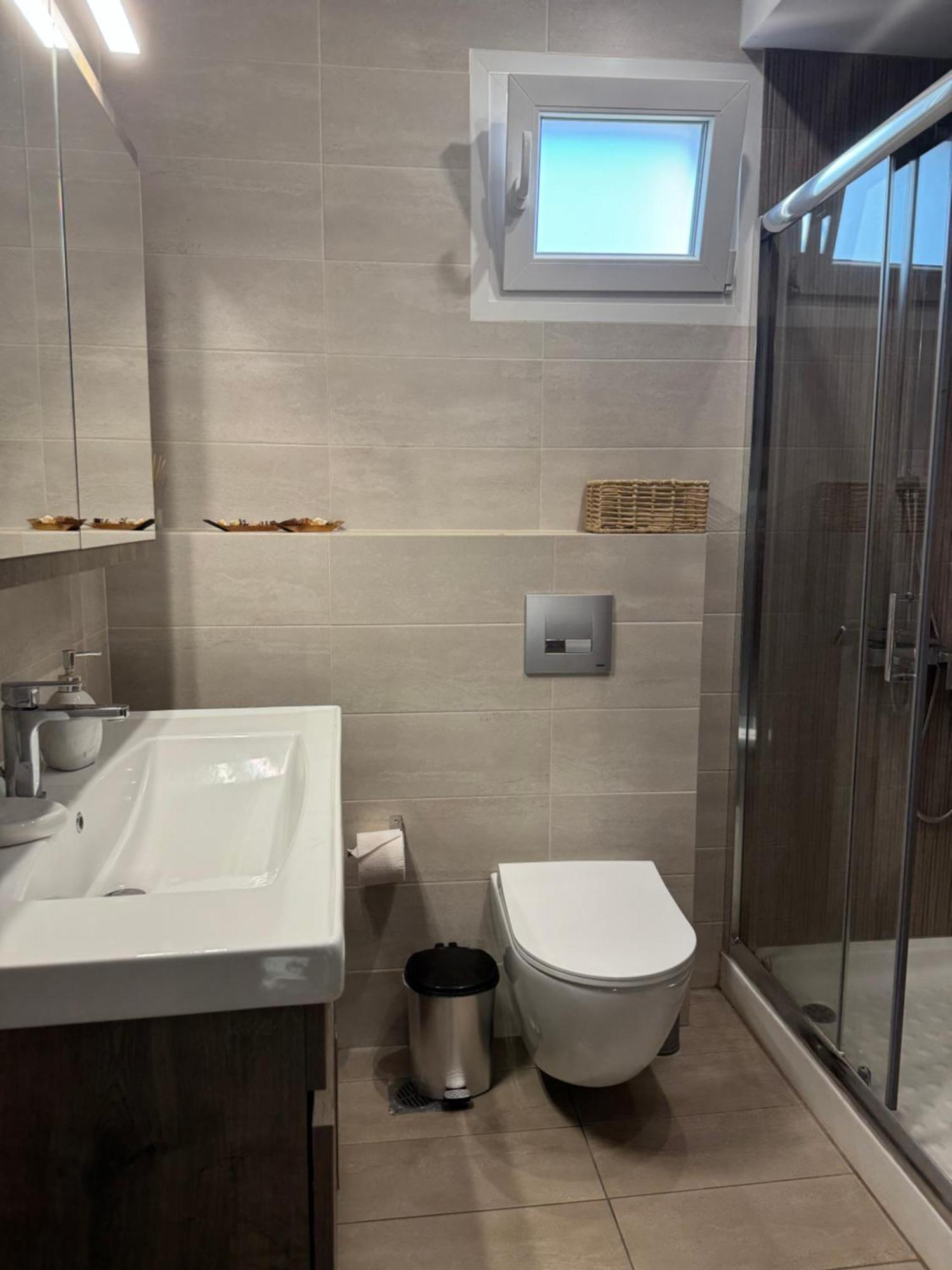 Private Modern *