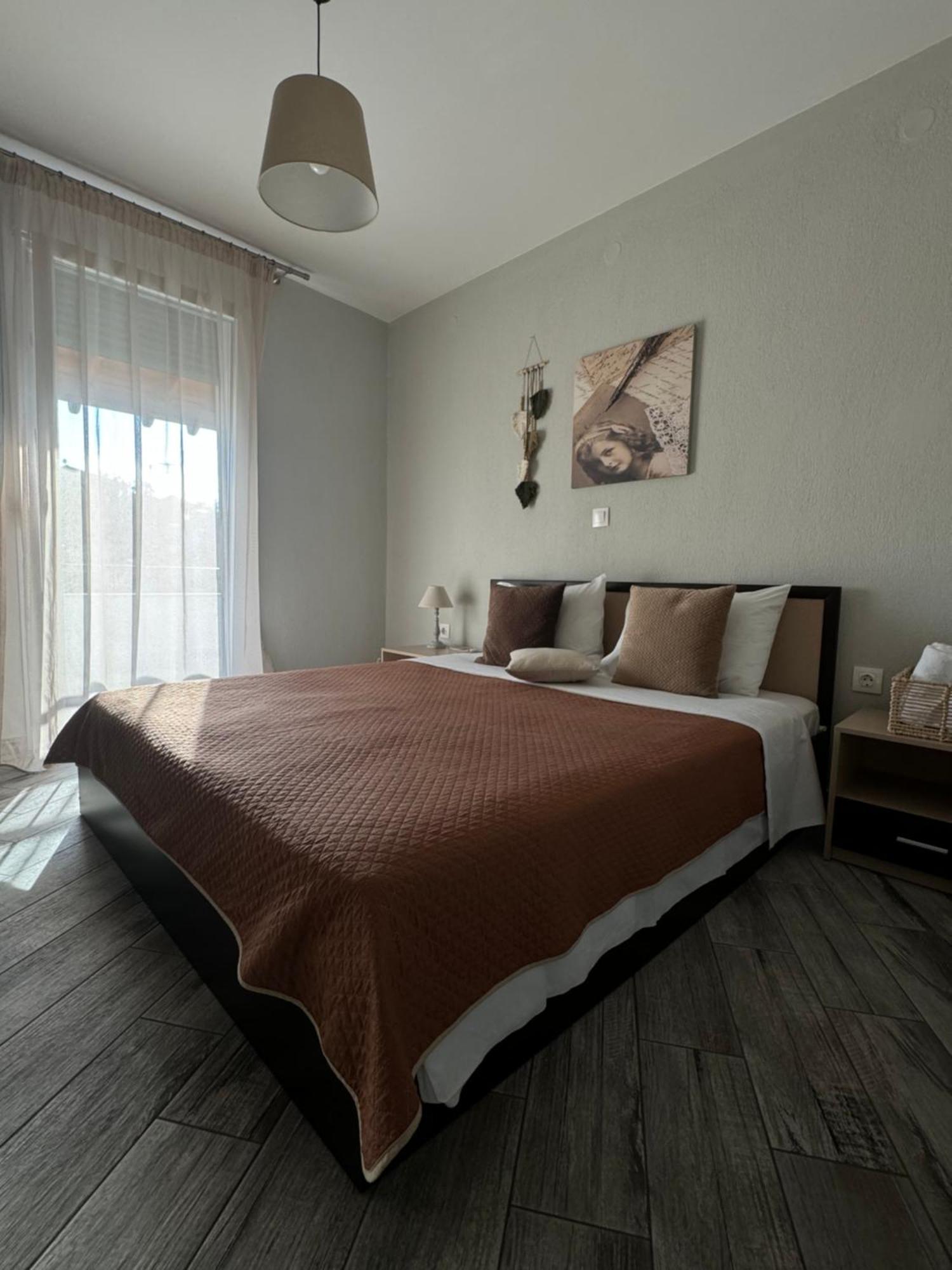 Private Modern Apartment Nea Roda