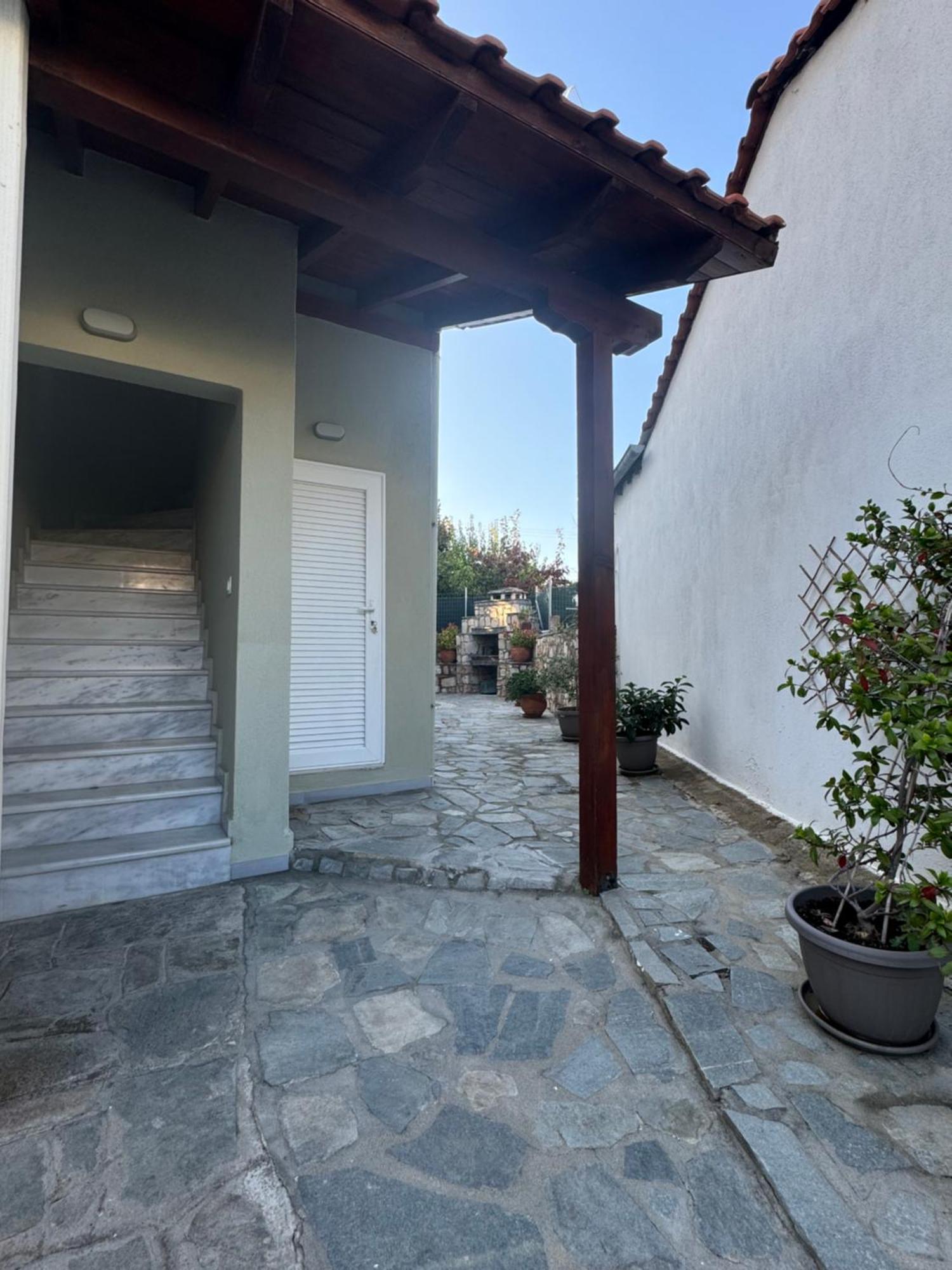 Apartment Private Modern Nea Roda