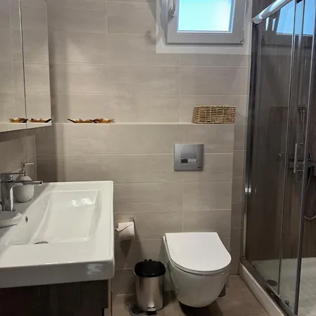 Private Modern Apartment Nea Roda Exterior photo