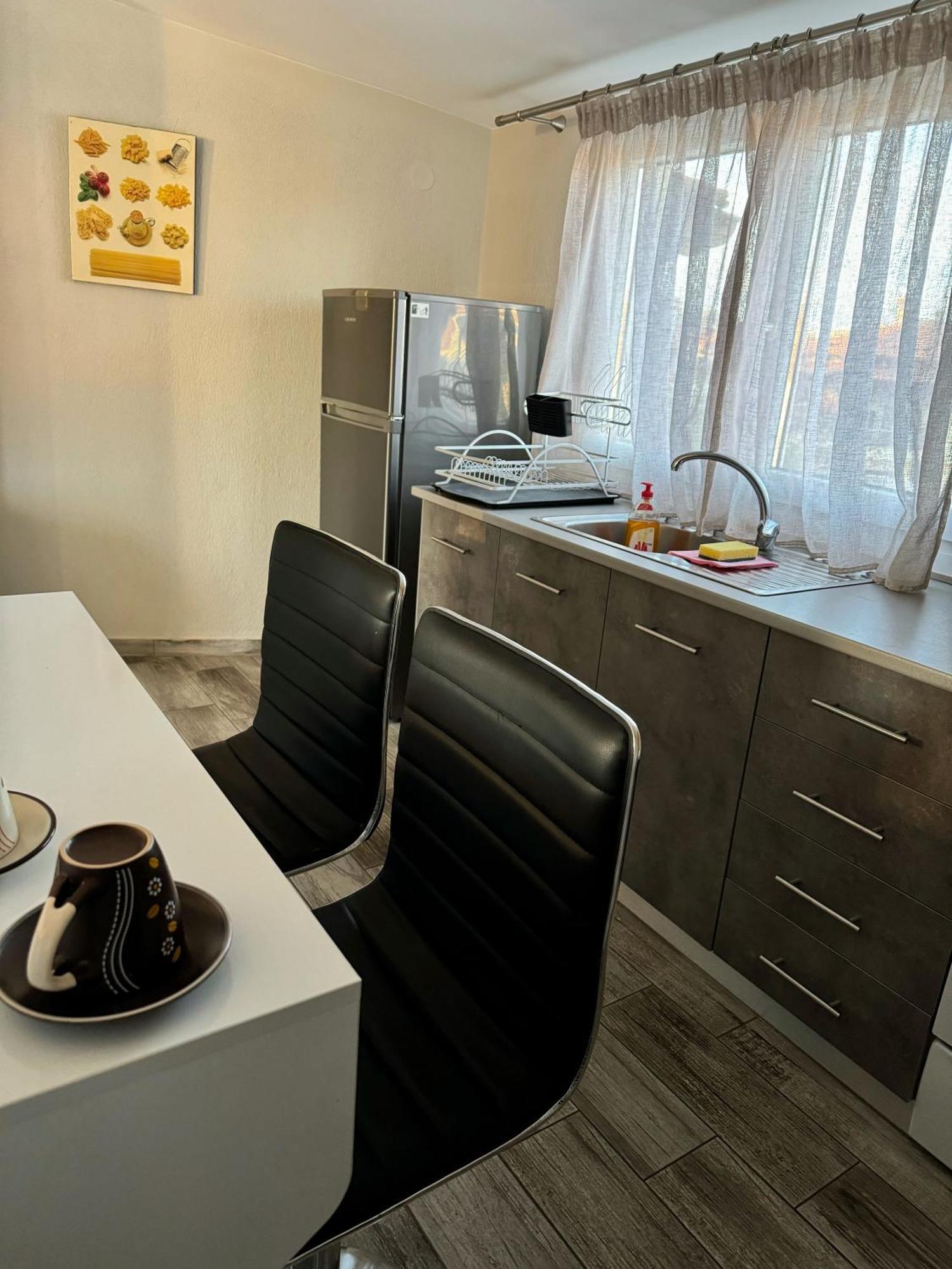 Private Modern